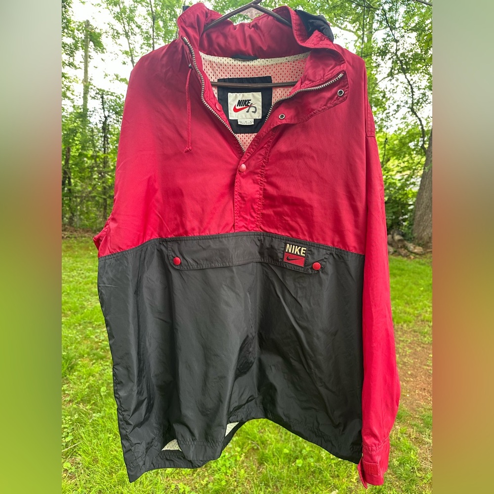 Red and black 90s Nike windbreaker size XL